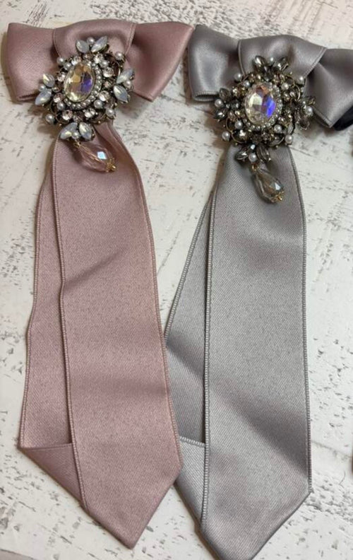 Blair Waldorf tie